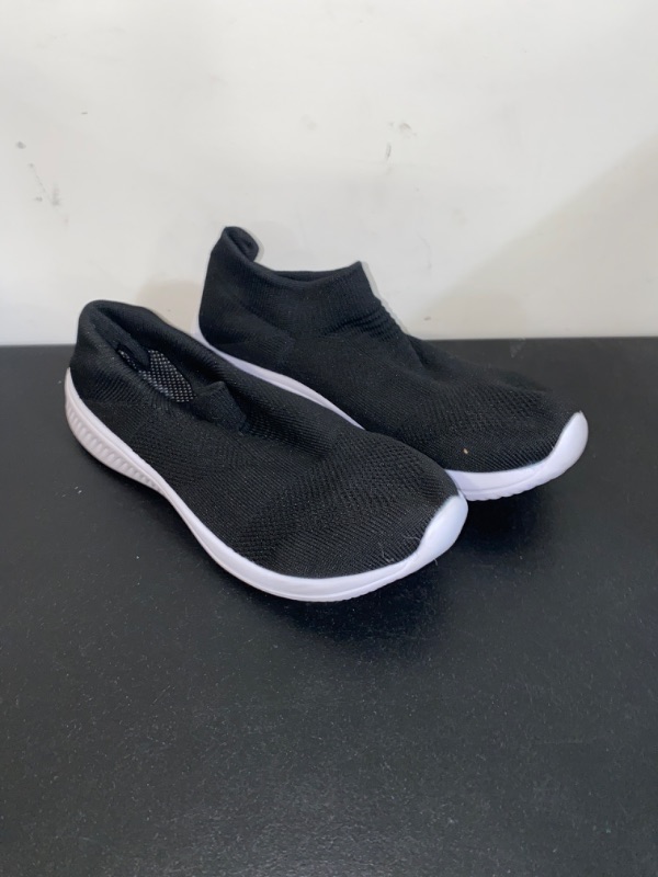Photo 1 of Size 8 Mzluyin Knit Mesh Casual Shoes for Men Fashion Sneakers Wide Width Sports Walking Shoes for Women Slip-on Sneakers Light Athletic Shoes Orthopedic Shoes for Men Arch Support