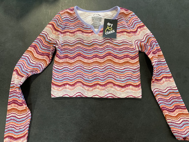 Photo 1 of Size L - Art Class Kids Long Sleeve Sweater