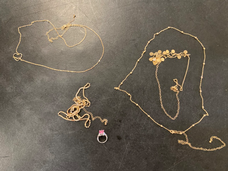 Photo 1 of 5 piece lot - Misc. Costume Jewelery