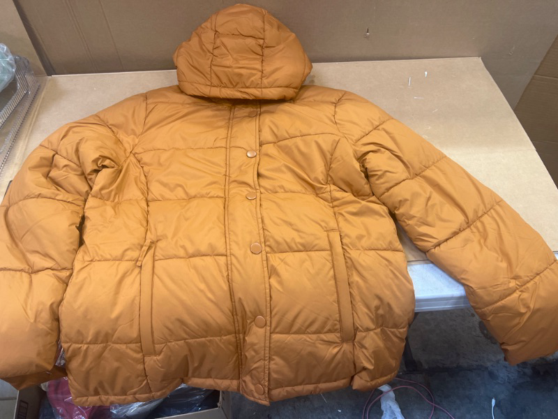 Photo 1 of    size    large   amazon essential puffer jacket women