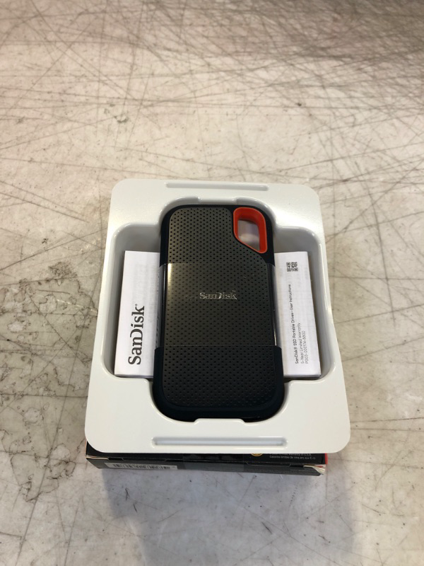 Photo 2 of SanDisk 2TB Extreme Portable SSD - Up to 1050MB/s - USB-C, USB 3.2 Gen 2 - External Solid State Drive - SDSSDE61-2T00-G25 2TB SSD