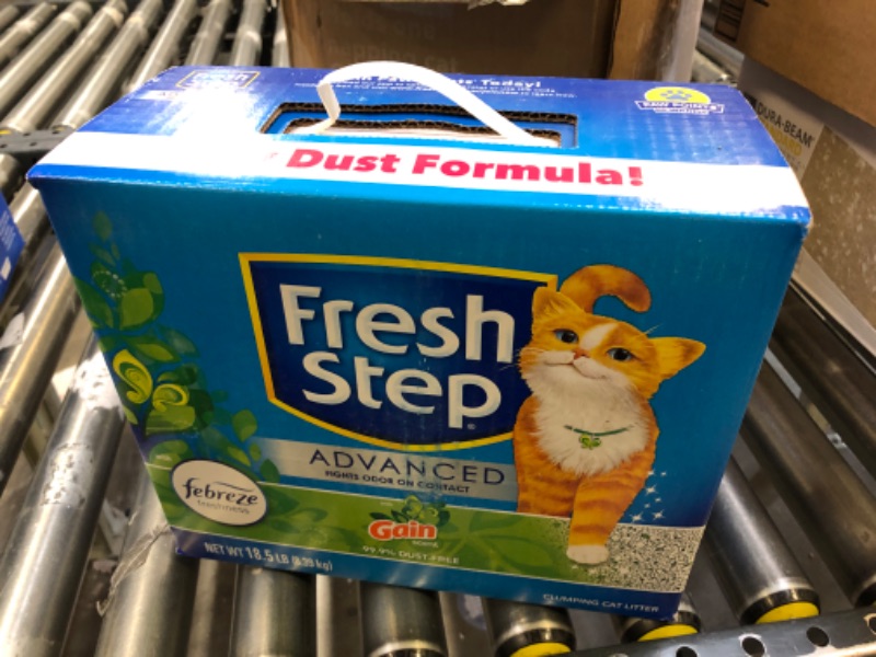 Photo 2 of Fresh Step Advanced Refreshing Gain Scented Clumping Clay Cat Litter, 18.5-lb box