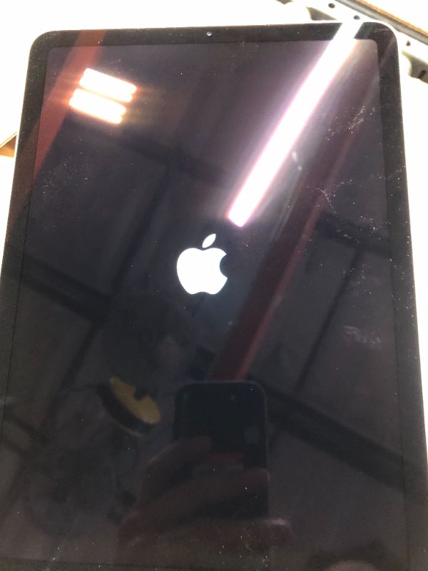 Photo 4 of Apple 2020 iPad Air (10.9-inch, Wi-Fi, 64GB) - Silver (4th Generation) WiFi 64GB Silver