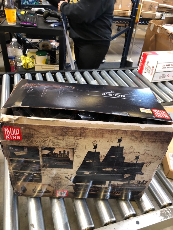 Photo 2 of Mould King 13186 Pirates Ship Model Building Blocks Kits, MOC Large Black Pearl Ship Sailboat Model Construction Set to Build, Gift for Kids Age 8+/Adults Collections Enthusiasts(5266+ Pieces)