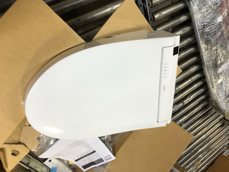 Photo 4 of TOTO SW3084#01 WASHLET C5 Electronic Bidet Toilet Seat with PREMIST and EWATER+ Wand Cleaning, Elongated, Cotton White C5 Elongated Cotton White Toilet Seat