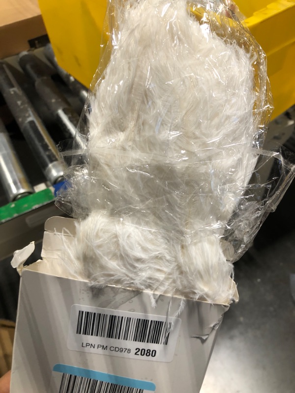 Photo 1 of Retrowavy 50 Pcs 14-16 Inches Large Natural Ostrich Feathers Bulk for Centerpieces for Wedding Party Centerpieces Home Decoration Flower Arrangement (White)