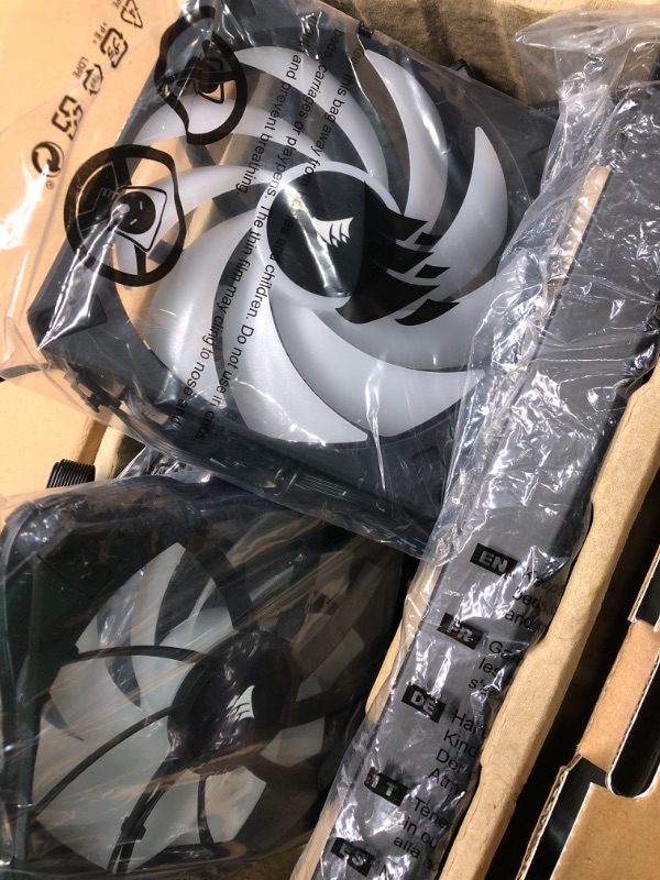 Photo 6 of Corsair iCUE H170i Elite LCD XT Liquid CPU Cooler - IPS LCD Screen - Three AF140 RGB Elite Fans - 420mm Radiator - Fits Intel® LGA 1700, AMD® AM5, and More - Included iCUE Commander CORE - Black ELITE LCD XT 420mm Radiator Black