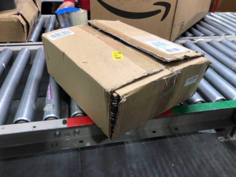 Photo 1 of 11x8x2 inches Shipping Boxes, White Corrugated Cardboard Box Mailer Boxes for Shipping Gift Boxes for Mailing 25 Pcs (11X8X2)