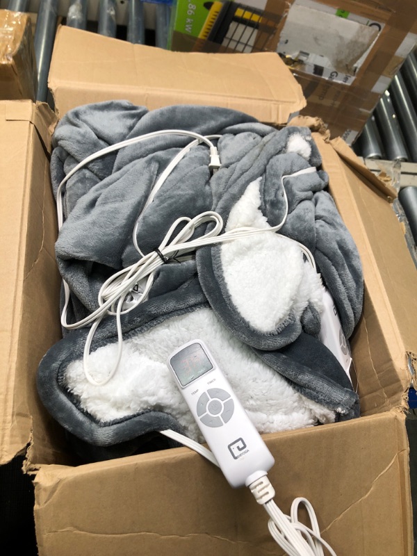 Photo 2 of ** $55 retail price, comes with two***
EHEYCIGA Heated Blanket Electric Blanket Throw - Heating Blanket with 5 Heating Levels & 4 Hours Auto Off, Soft Cozy Sherpa Washable Blanket with Fast Heating, 50 x 60 Inches, Grey Grey Throw(50x60 inches)