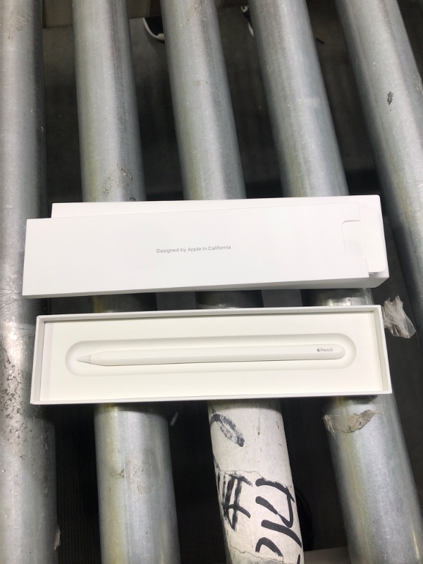 Photo 3 of **NEED LATEST SOFTWARE** Apple Pencil (2nd Generation)