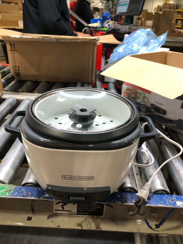 Photo 1 of BLACK+DECKER 16-Cup Cooked/8-Cup Uncooked Rice Cooker and Food Steamer, White 16-cup rice cooker