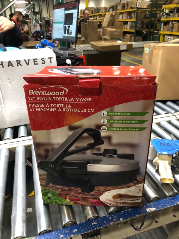 Photo 2 of Brentwood TS-129 Stainless Steel Non-Stick Electric Tortilla Maker, 12-Inch ***USED DAMAGED CAN BE USED FOR PARTS*** 