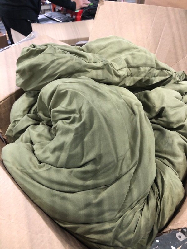 Photo 2 of ***not exact***
Olive Green Duvet Cover , 100% Washed Microfiber Olive Green Bedding Set 3 Pieces, 1 Duvet Cover with 2 Pillowcases, with Zipper Closure, Ultra Soft Feel Natural Wrinkled Comfy (Olive, ) Olive Green