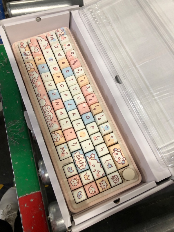 Photo 1 of 65% via-programmable wired/wireless mechanical keyboard
