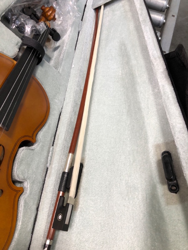 Photo 1 of **BROKEN STRING** Kmise 3/4 Violin Solid Wood Fiddle for Adults Beginners Students Kids,with Hard Case with Hygrometer,Violin Bow,Shoulder Rest,Rosin,Extra Strings (3/4)