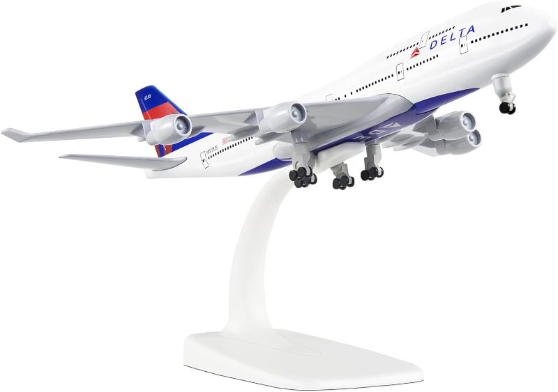 Photo 1 of 1:300 Scale Delta Boeing 747 Airplane Models Alloy Diecast Plane Model