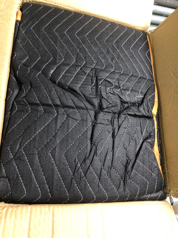 Photo 1 of WEN 272406 72-Inch by 40-Inch Heavy Duty Padded Moving Blankets, 6-Pack