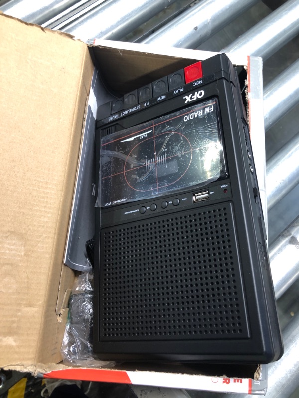 Photo 3 of QFX RETRO-39 Portable Shoebox Tape Recorder, Analog Cassette Tape Deck with USB 2.0, Built-in Microphone, and a 3.5" Bluetooth Speaker,