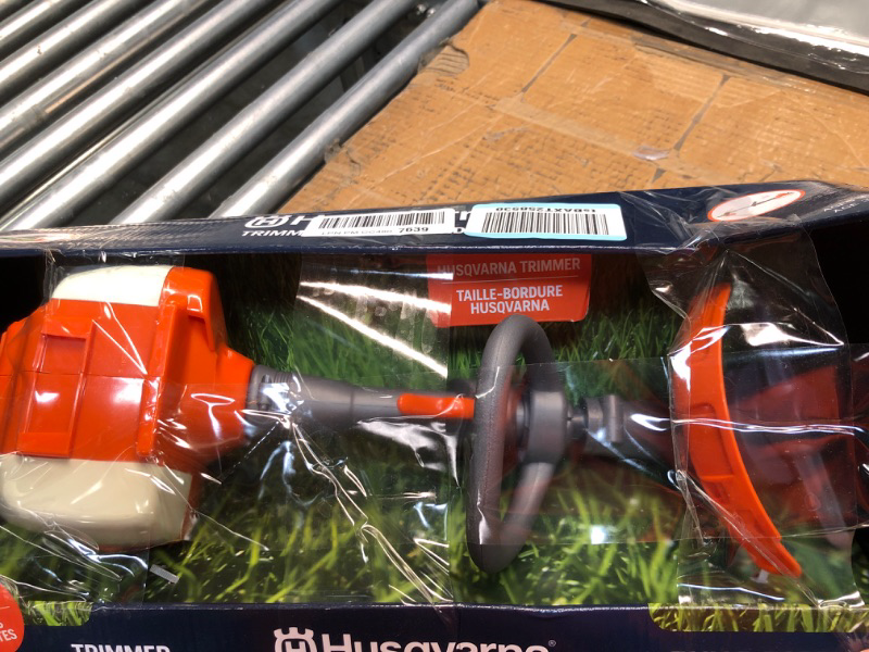 Photo 3 of **MISSING GREEN GUARD PIECE**Husqvarna 585729102 223L Toy Trimmer, Gray