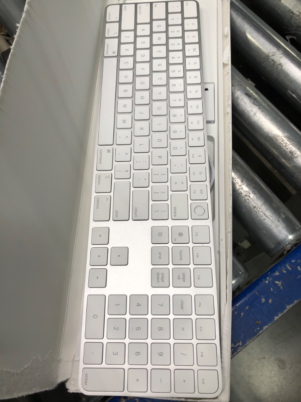 Photo 1 of Apple Magic Keyboard with Touch ID and Numeric Keypad for Mac Computers Silicon (Wireless, Rechargable) - US English - White Keys White Keys US English