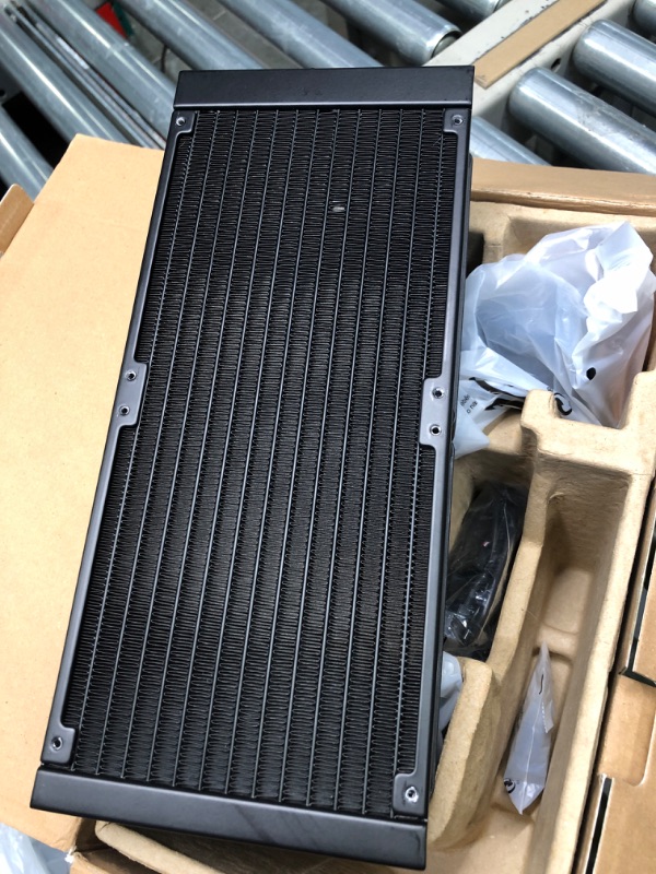 Photo 1 of CORSAIR iCUE Link H115i RGB Liquid CPU Cooler - 280mm AIO - QX140 RGB Fans - Fits Intel® LGA 1700, AMD® AM5 - iCUE Link System Hub Included - Black Black 280mm AIO
