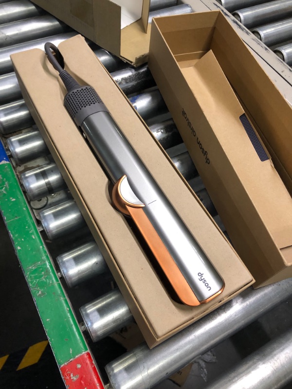 Photo 1 of ***FOR PARTS ONLY*** 


Dyson Limited edition Ceramic Airstrait™ Straightener
***New, but opened.*** 