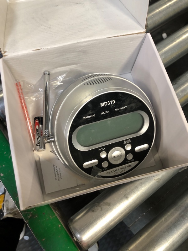 Photo 1 of Emergency Weather Alert Radio-S.A.M.E. Localized Programming, 80+ Emergency Alerts, Large Display,Alarm Clock &NOAA Weather Radio with Battery Backup for Emergency
***Missing light*** 