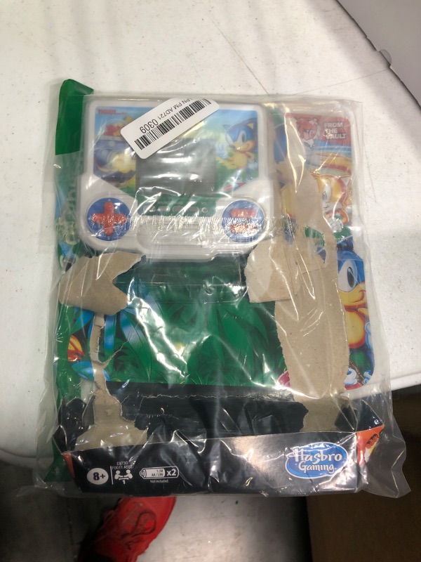 Photo 1 of Hasbro Gaming Tiger Sonic The Hedgehog 3 Electronic LCD Video Game, Retro-Inspired Edition, Handheld 1-Player, Ages 8 and Up