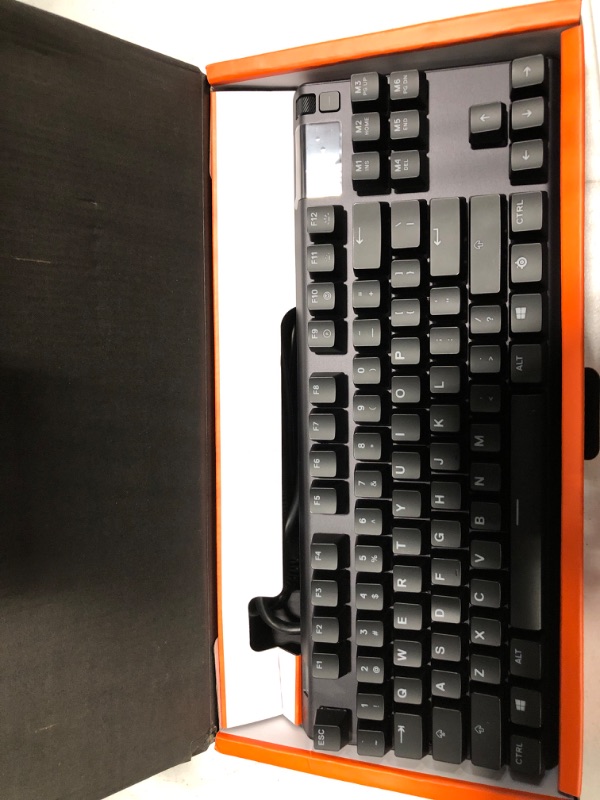 Photo 2 of SteelSeries Apex 7 TKL Mechanical USB Gaming Keyboard813682023669
`