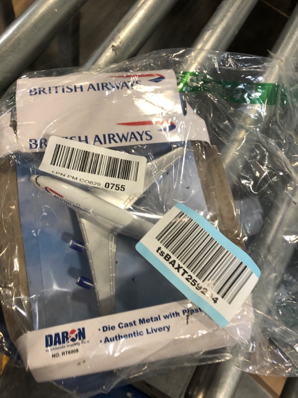 Photo 2 of Daron Worldwide Trading RT6008 British Airways A380 Single Plane, White