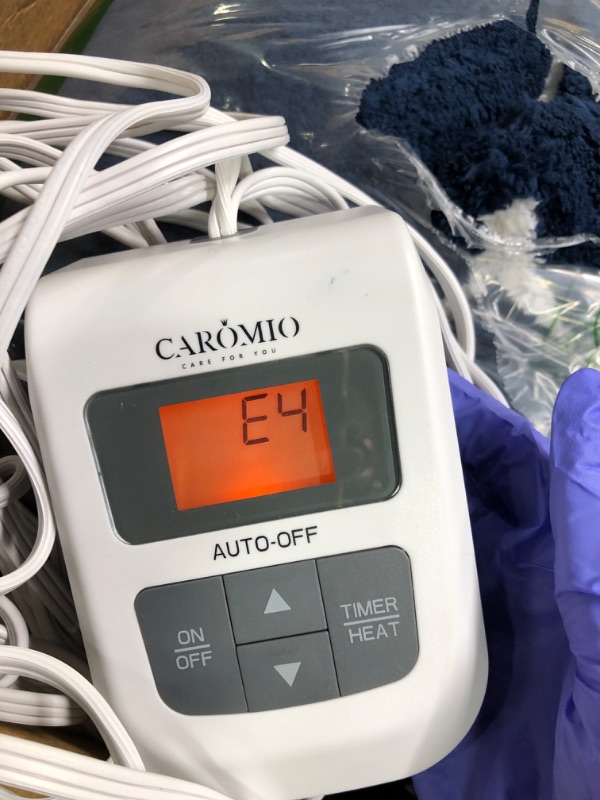 Photo 3 of ** $85 retail price, comes with 2***
CAROMIO Electric Blanket Queen Size Dual Control - Thick Tufted Sherpa Heated Blanket Queen with 6 Heating Levels and 20 Time Settings, UL Certified Fast Heating Blanket 84"×90", Navy Blue Navy Blue Queen 84"x90"