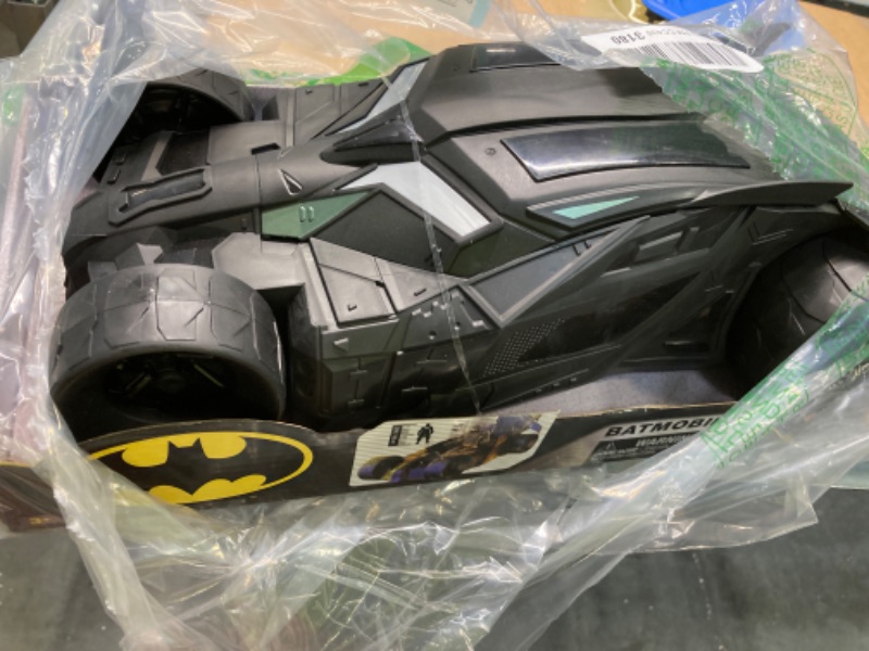 Photo 2 of DC Comics, Batmobile, 12-inch Batman Toy Car, Collectible Toys for Boys and Girls Ages 4+ Batmobile (New)