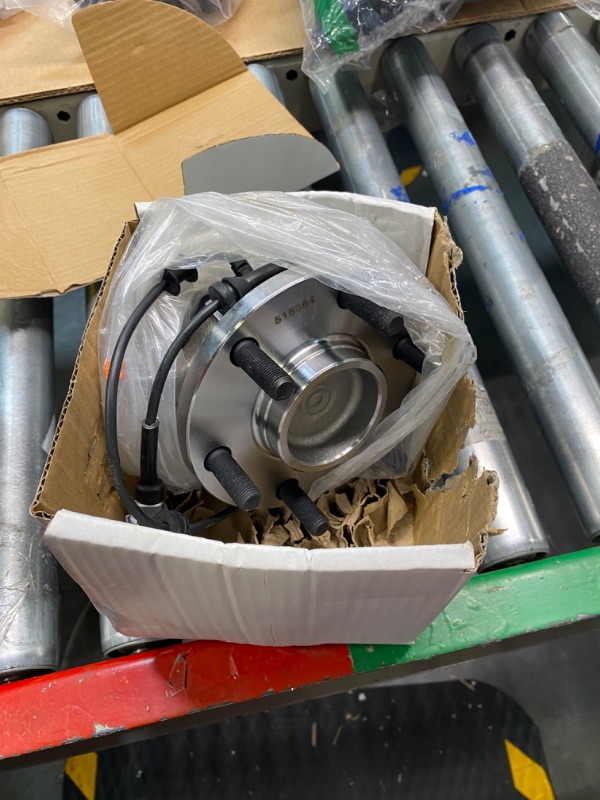 Photo 1 of ***USED***  KUSATEC 515064 2PCS Front Wheel Bearing and Hub Assembly 2WD Compatible with Nissan Frontier 2005-18, Pathfinder 2005-2012, Xterra 2005-2015, Suzuki Equator 2009 2010 2011 2012, 6 Lug Bolts w/ABS