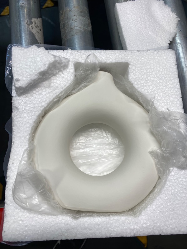 Photo 3 of 
New Modern Luxury Home Decoration Marble Style Ceramic vase (Donut White Medium