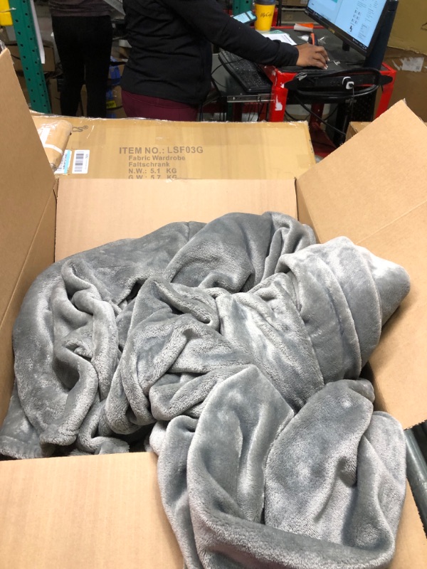 Photo 2 of  Grey - Lightweight Blanket for Bed, Sofa, Couch, Camping, and Travel - Microplush - Ultra Soft Warm Blanket (Grey) 