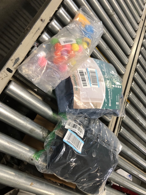 Photo 1 of ***BUNDLED BAG OF  ***
***AS IS / NO RETURNS -  FINAL SALE***
