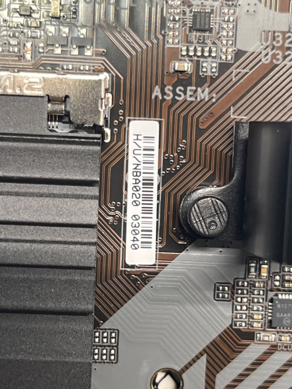 Photo 2 of GIGABYTE B760M DS3H DDR4 (LGA 1700/ Intel/ B760/ M-ATX/ DDR4/ Dual M.2/ PCIe 4.0/ USB 3.2 Gen 2 Type-C/ 2.5GbE LAN/Q-Flash Plus/PCIe EZ-Latch/Gaming Motherboard)