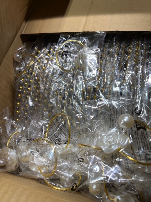 Photo 2 of 100 Pcs Clear Charger Plates Bulk 
