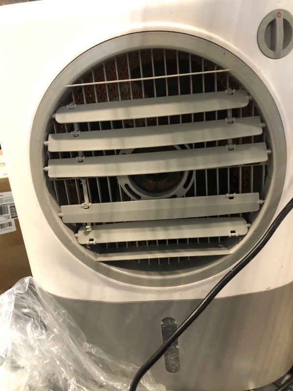 Photo 3 of **READ NOTES BEFORE PURCHASING ITEM** 
Hessaire Mc18m 1,300 CFM Evaporative Cooler