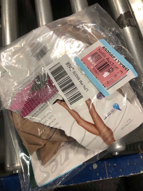 Photo 1 of Hanes Women's Control Top Sheer Toe Silk Reflections Panty Hose 1 Barely There E-F