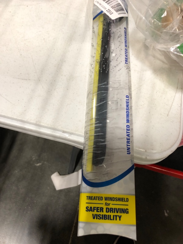 Photo 1 of Rain-X 5079280-2 Latitude 2-In-1 Water Repellent Wiper Blades, 24 Inch Windshield Wipers (Pack Of 1), Automotive Replacement Windshield Wiper Blades With Patented Rain-X Water Repellency Formula 24" Single Wiper Blades