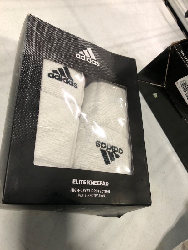 Photo 2 of adidas Unisex-Adult Elite Knee Pad
Large