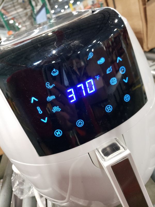 Photo 5 of *signs of use* *needs cleaning prior to using*
Gowise Usa 5.8 Qt. Digital Air Fryer With Touch Screen In White