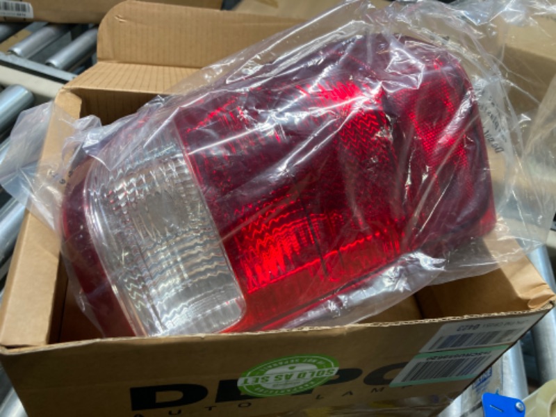 Photo 2 of For Ford Ranger Tail Light 2001 02 03 04 2005 Pair Driver and Passenger Side DOT Certified For FO2800156N