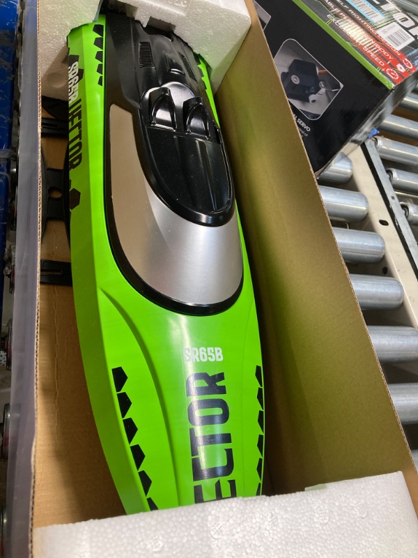 Photo 1 of VOLANTEXRC Brushless Remote Control Boat VectorSR65B, 2.4Ghz 37MPH 25.6" High Speed Racing RC Boat with Self-righting&Reverse Feature, RTR Version for Adults Green