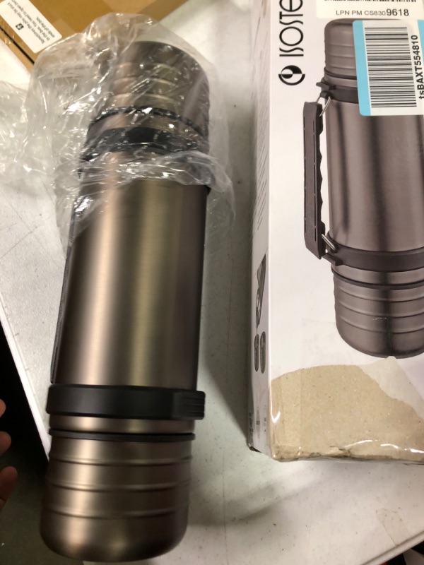Photo 2 of 1 Liter Isosteel DUO Vacuum Flask, Plastic Screw Stopper, Quickstop System for one Hand Use, 2 Insulating Plastic Drinking Mugs, Titanium Finish Grey