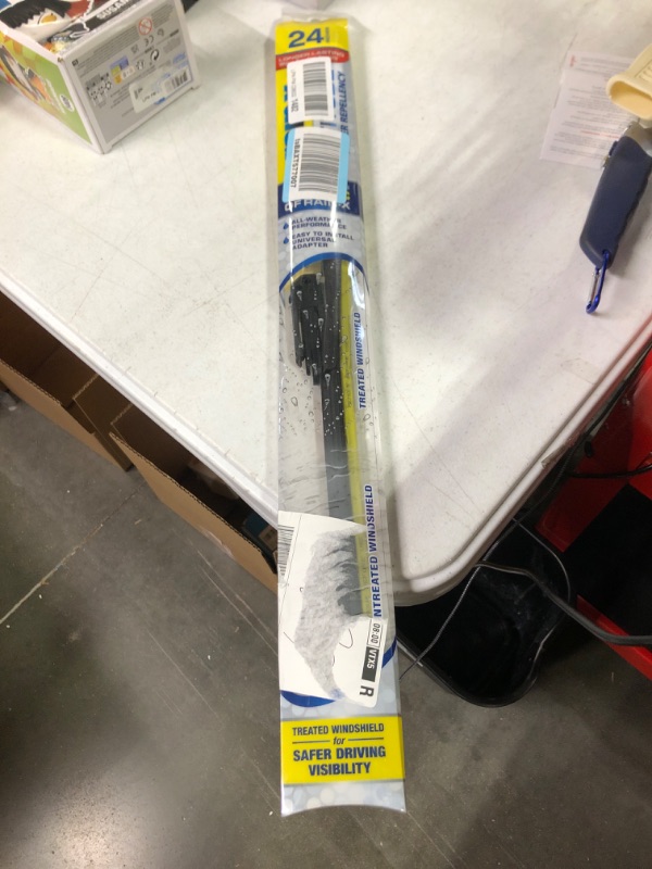 Photo 1 of Rain-X 5079280-2 Latitude 2-In-1 Water Repellent Wiper Blades, 24 Inch Windshield Wipers (Pack Of 1), Automotive Replacement Windshield Wiper Blades With Patented Rain-X Water Repellency Formula 24" Single Wiper Blades