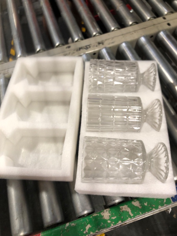 Photo 1 of 3 Pack Embossed Big Base Vase, 7" Crystal Glass Vase, Hydroponic Green Plant Vase, Transparent Flower Vase with Ribbed Pattern for Wedding, Dining Table Centerpieces, Home Decor, Office, Party

