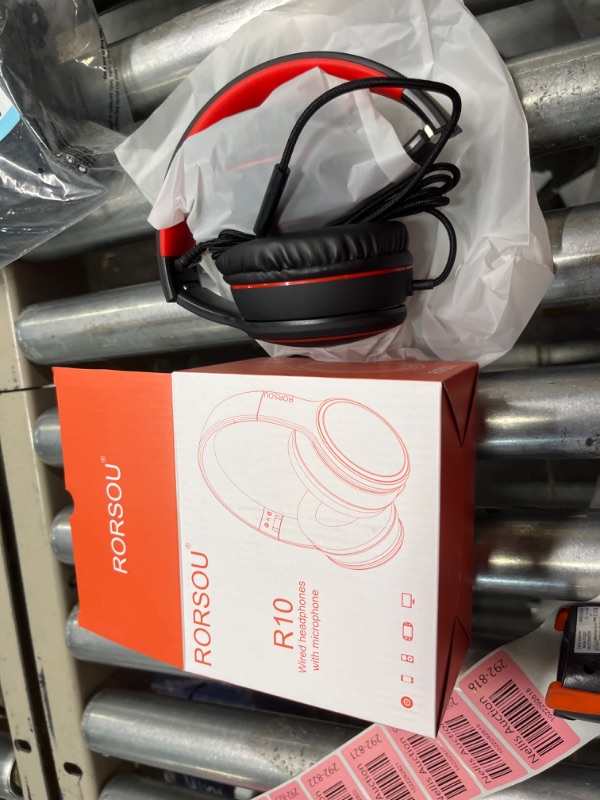 Photo 2 of RORSOU R10 On-Ear Folding Headphones with Microphone Stereo Bass No-Tangle Cord
