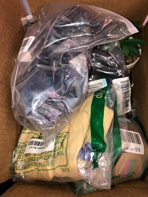 Photo 1 of ***AS IS / NO RETURNS -  FINAL SALE***
***BUNDLED BAG OF  ***
